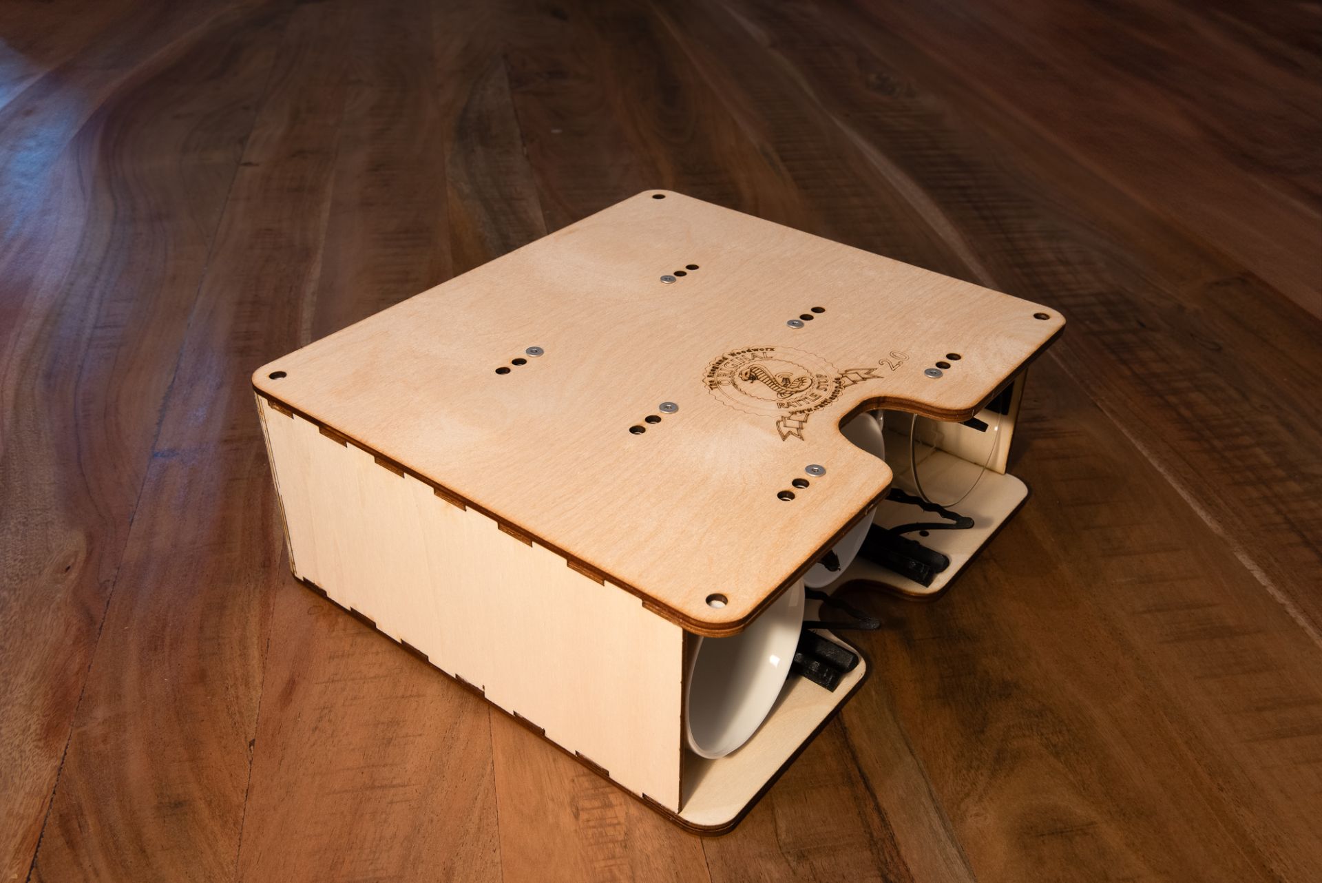Rattlestop Becherbox mit Tassenhalter in der Seitenansicht