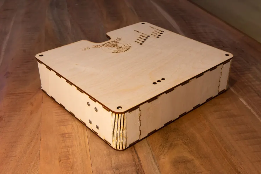 Rattlestop Tellerbox aus Birke, fertig montiert